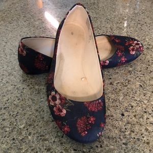 Navy flowered ballet flats